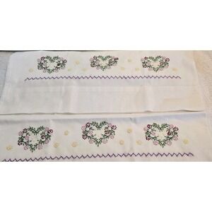 PAIR OF VINTAGE‎ LADY PEPPERELL EMBROIDERED, CROSS STITCH STANDARD PILLOWCASES